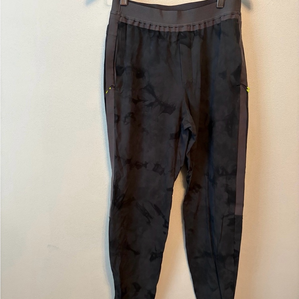 lululemon Robert Gellar jogger pants